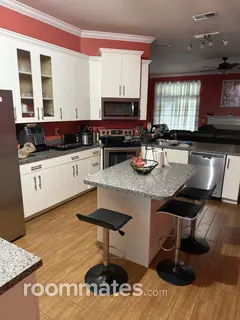 Room for rent in Jacksonville, FL $700, house