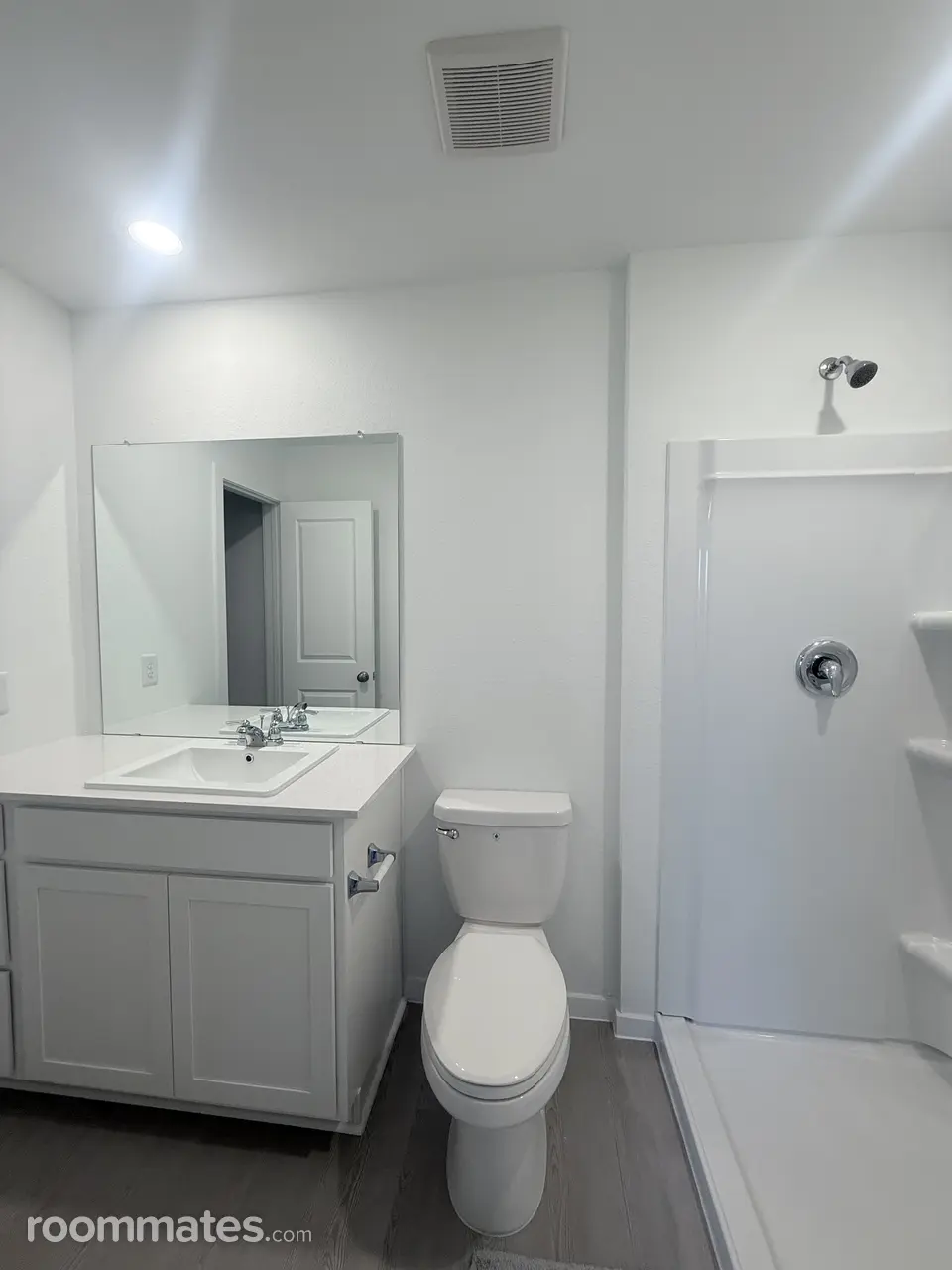 Profile photo 1 of 8