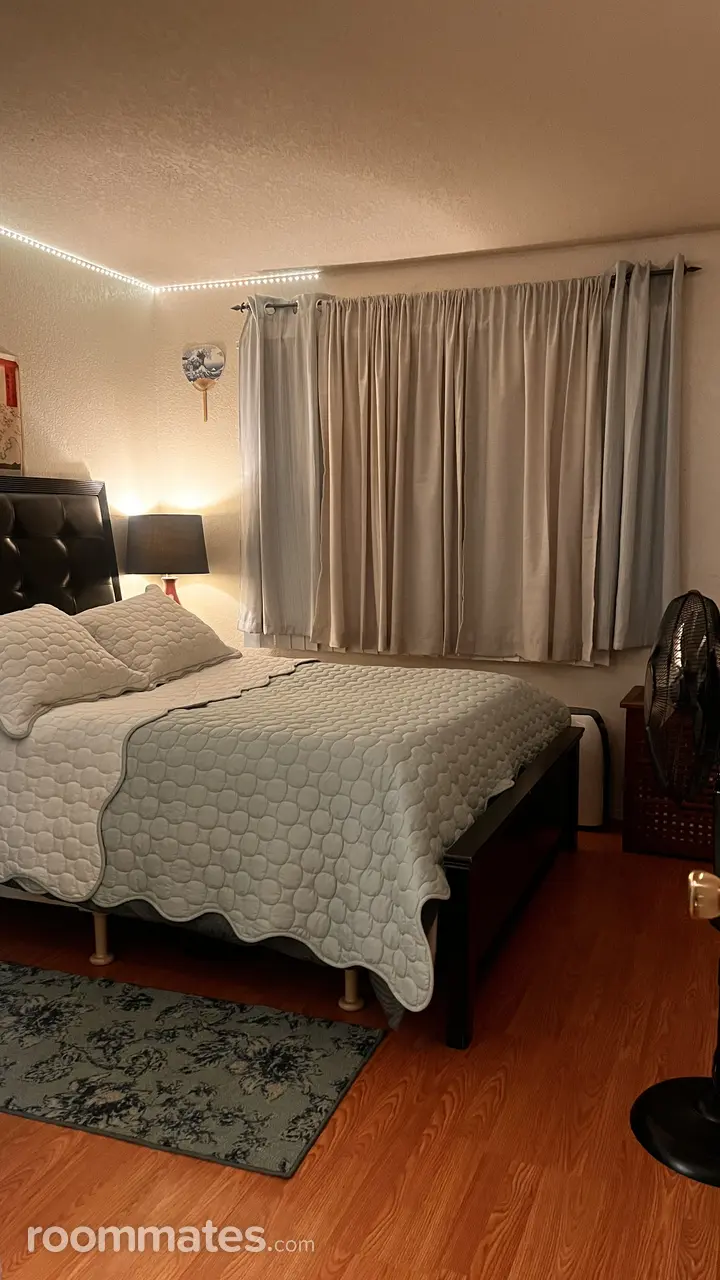 Profile photo 3 of 9