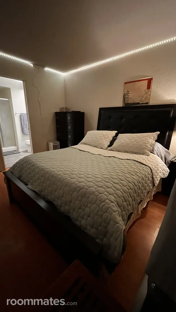 Profile photo 1 of 9