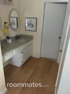 Room for rent in Ventura, CA $1000, condo