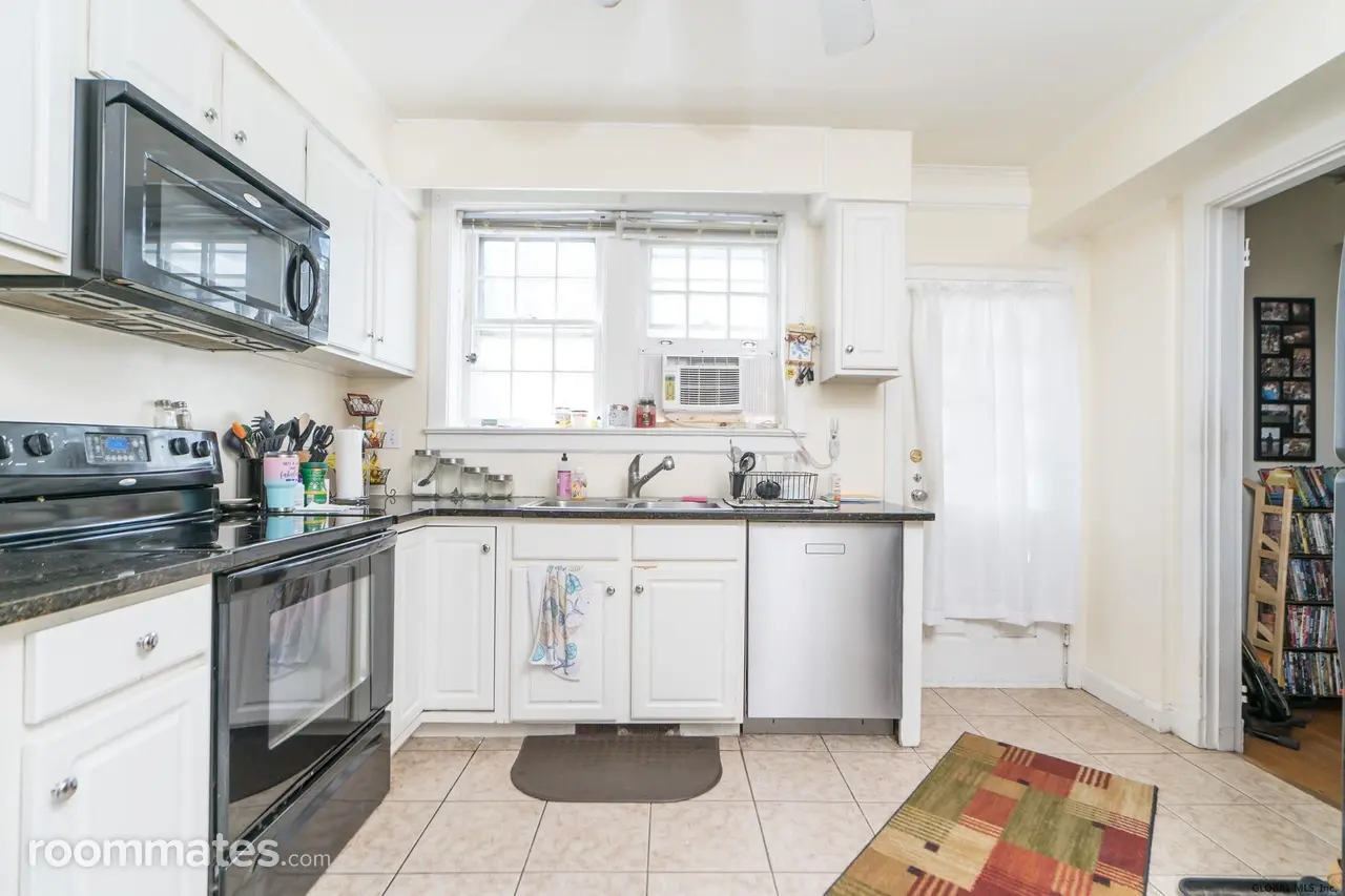 Profile photo 3 of 6