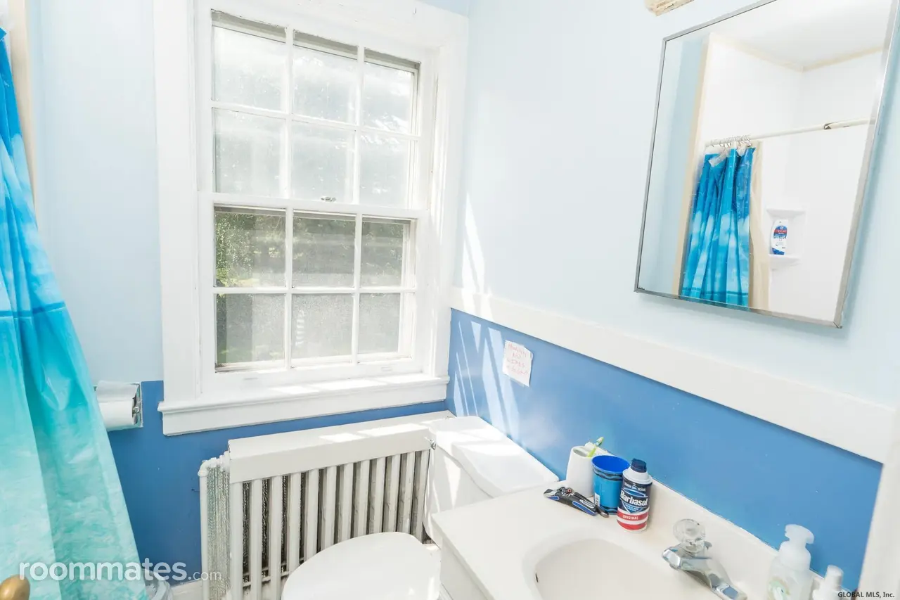 Profile photo 4 of 6