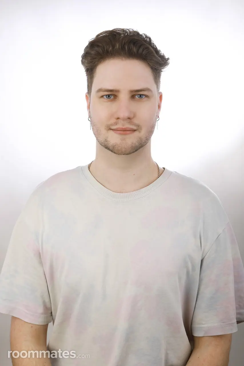 Profile photo 11 of 11