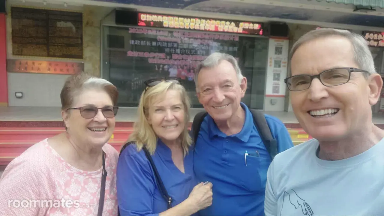 Profile photo 11 of 18