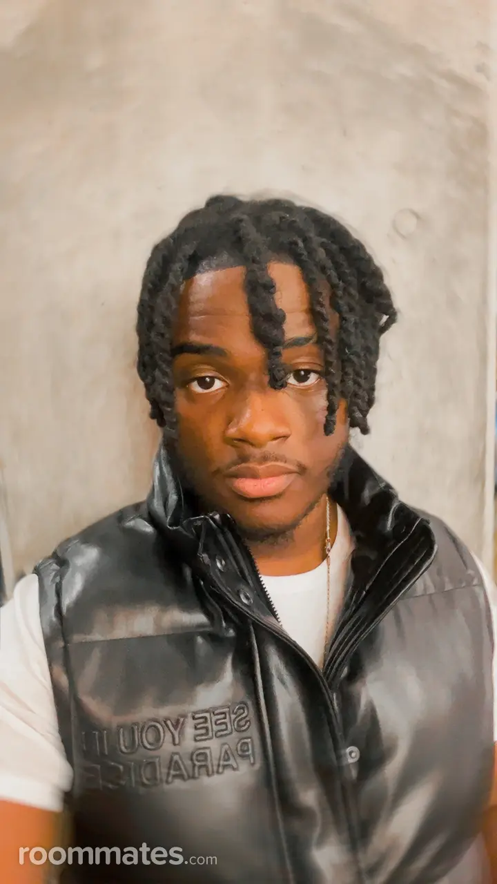 Profile photo 1 of 10