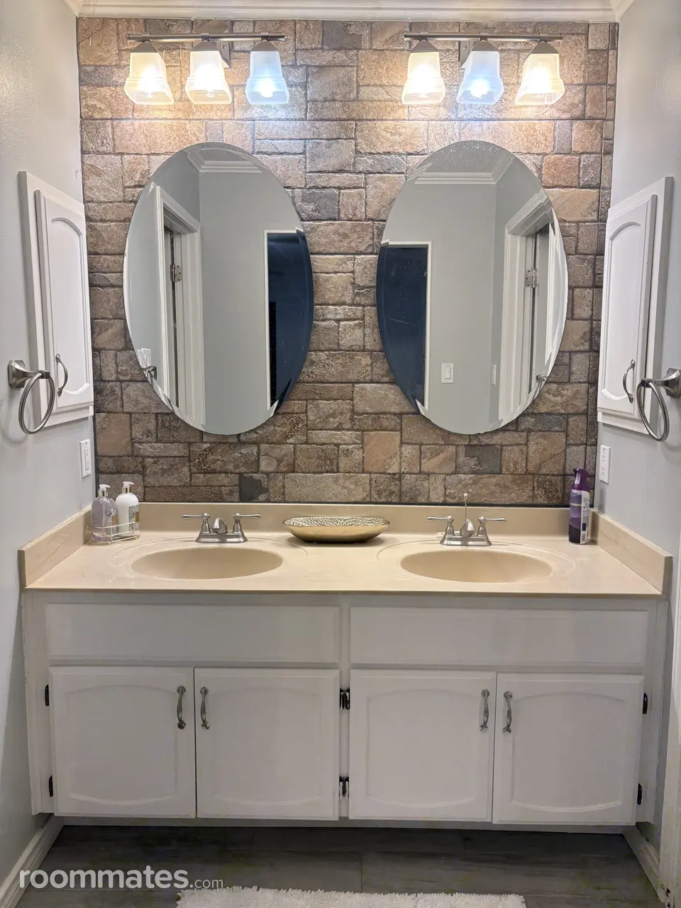 Profile photo 5 of 11