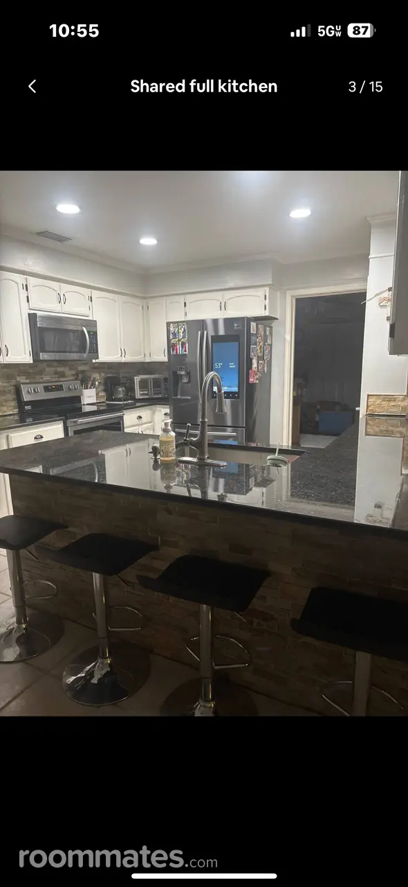 Profile photo 10 of 11