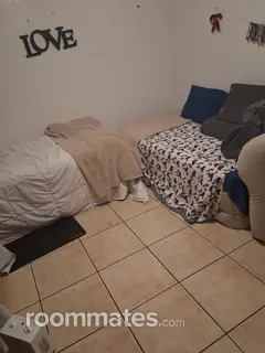 Room for rent in Garden Grove, CA $1100, house