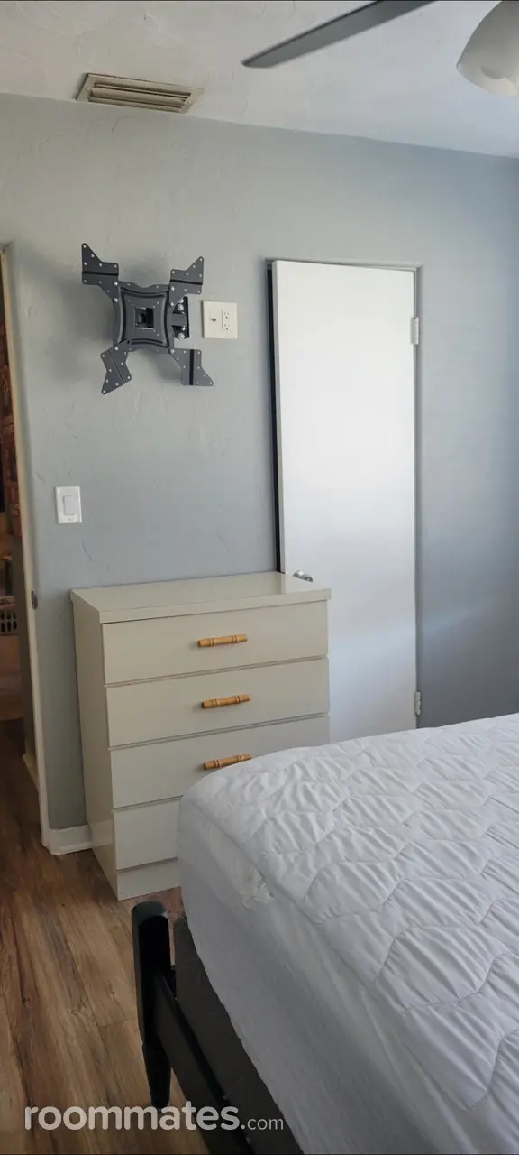 Profile photo 4 of 10