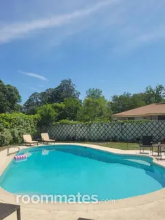 Room for rent in Jacksonville, FL $800, house