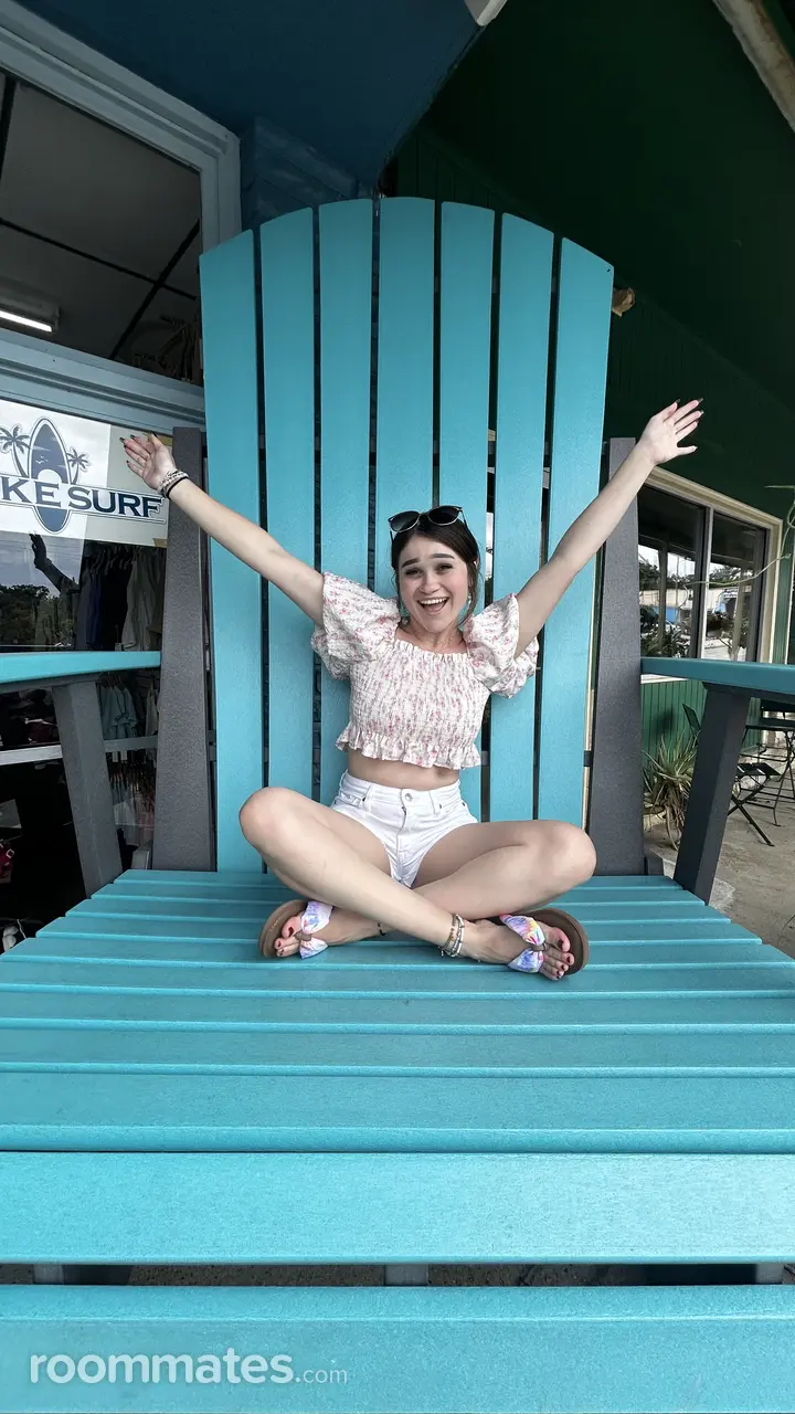 Profile photo 8 of 10