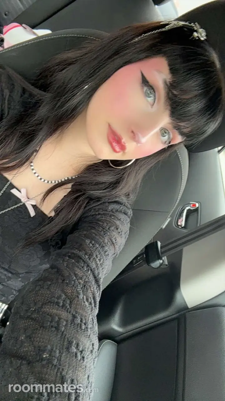 Profile photo 7 of 10