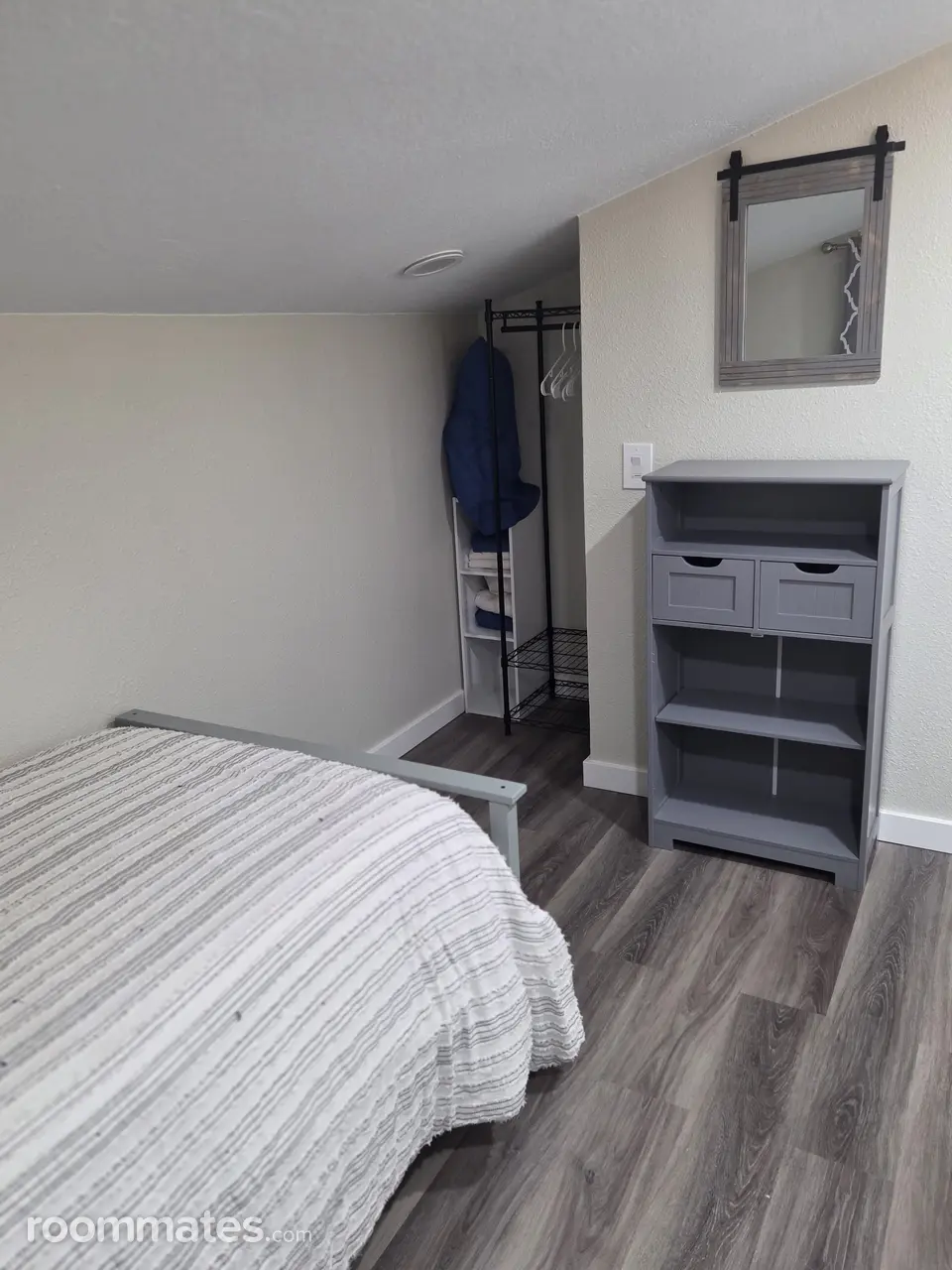 Profile photo 4 of 8