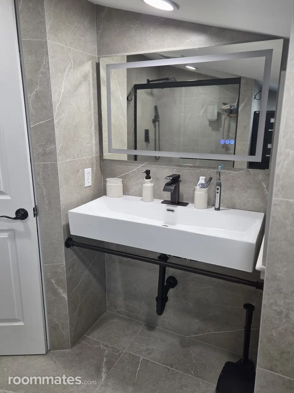 Profile photo 5 of 8