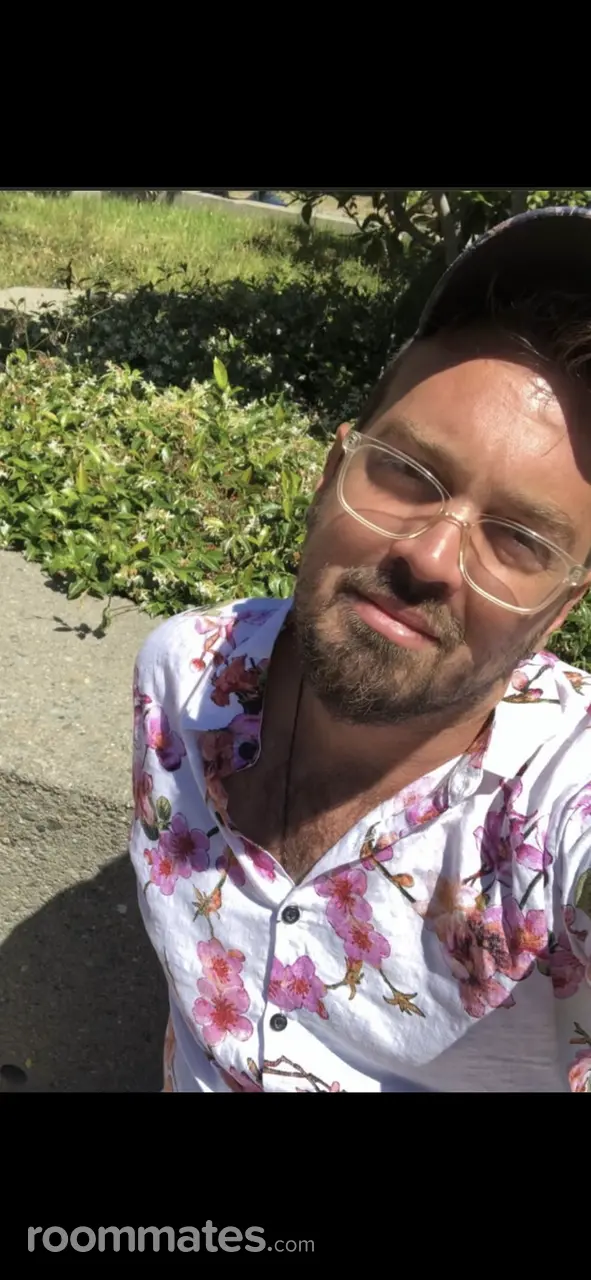 Profile photo 1 of 1