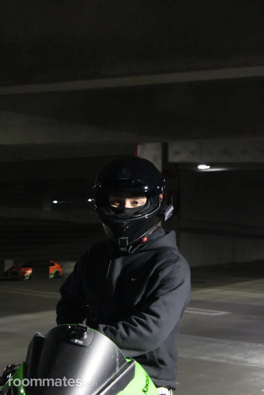 Profile photo 8 of 12