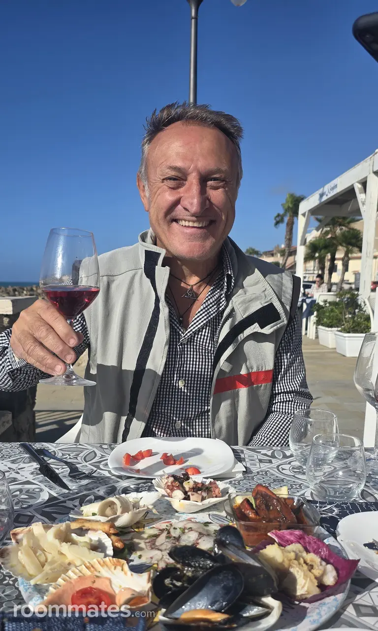 Profile photo 4 of 4