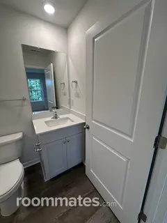 Room for rent in Raleigh, NC $1000, townhouse