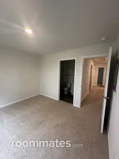 Room for rent in Raleigh, NC $1000, townhouse