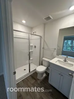 Room for rent in Raleigh, NC $1000, townhouse