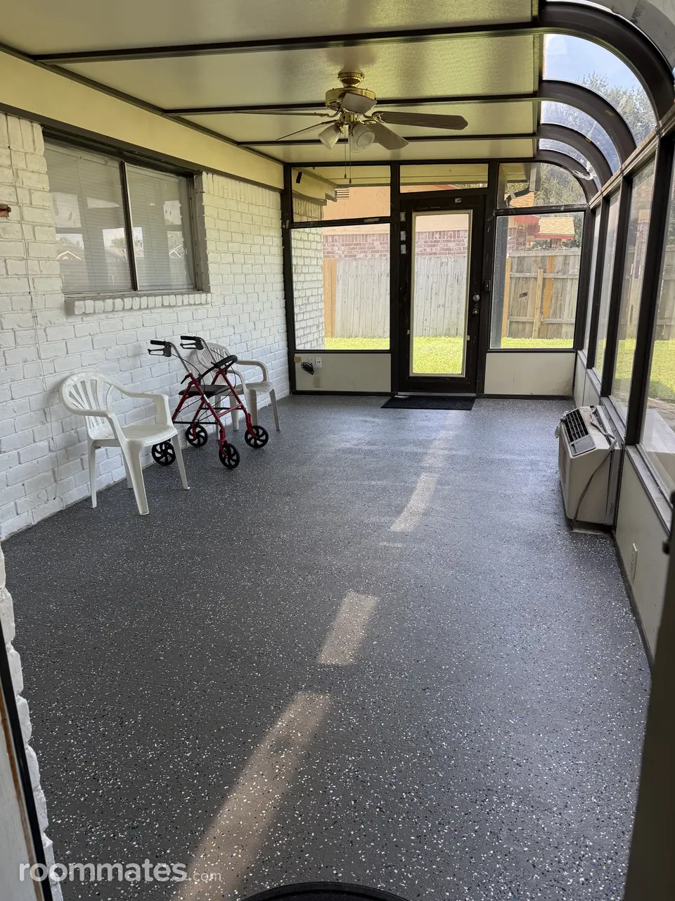 Profile photo 7 of 10