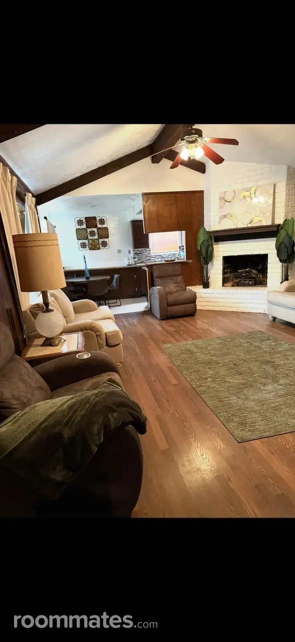 Profile photo 6 of 10