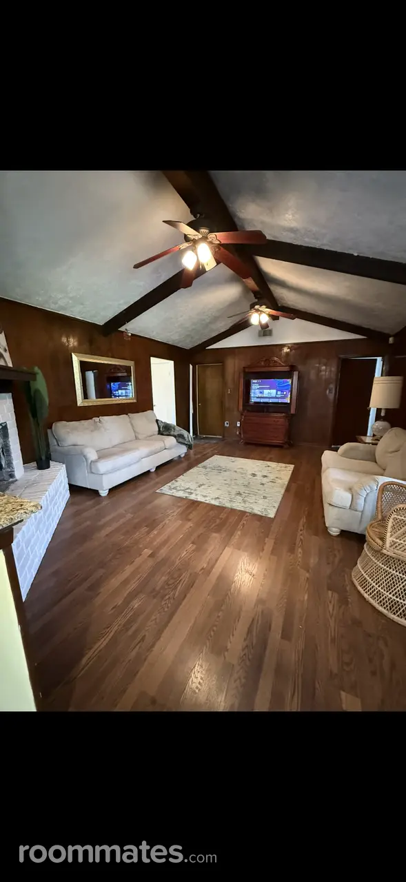 Profile photo 4 of 10