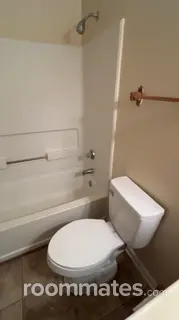 Room for rent in Raleigh, NC $800, townhouse