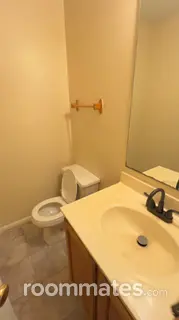 Room for rent in Raleigh, NC $800, townhouse