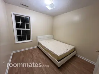 Room for rent in Raleigh, NC $800, townhouse