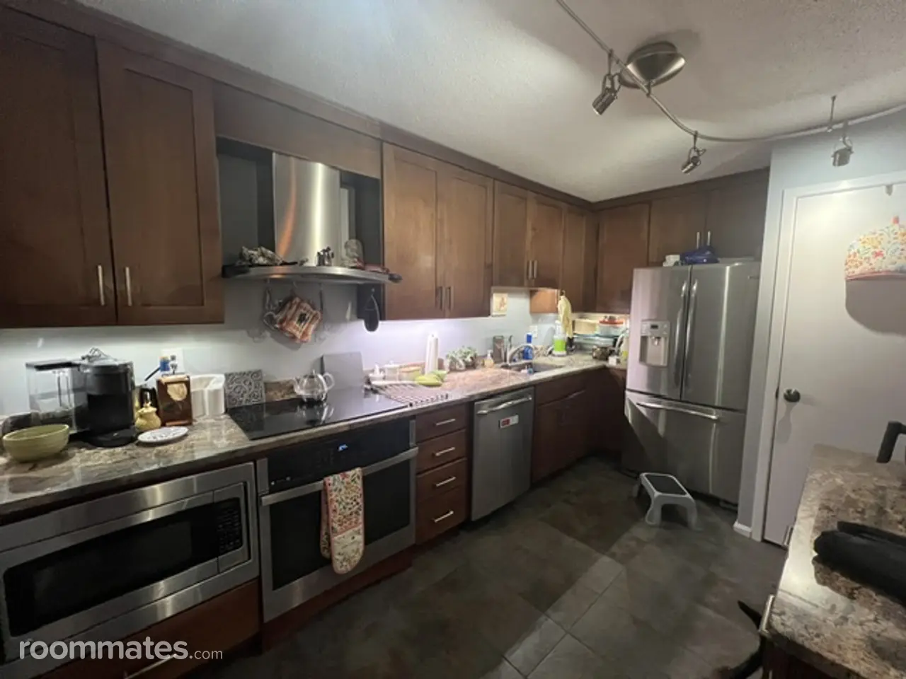 Profile photo 3 of 11