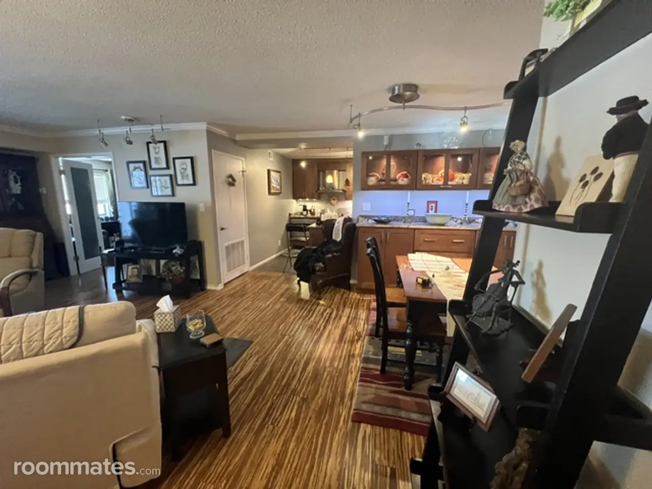 Profile photo 1 of 11