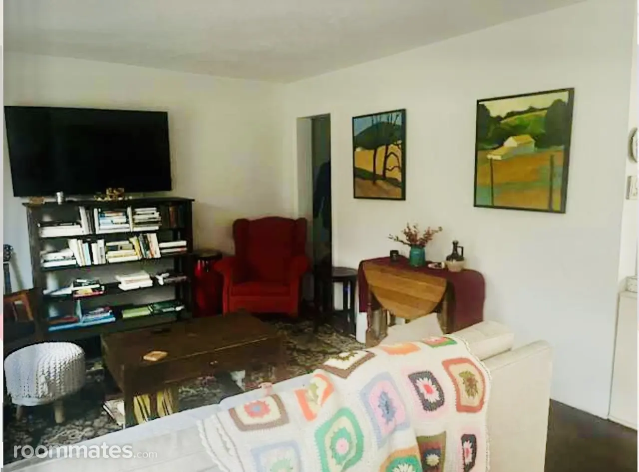 Profile photo 3 of 10