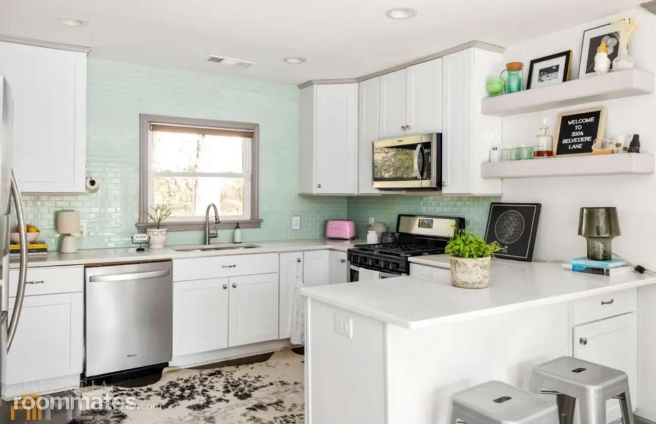 Profile photo 2 of 13