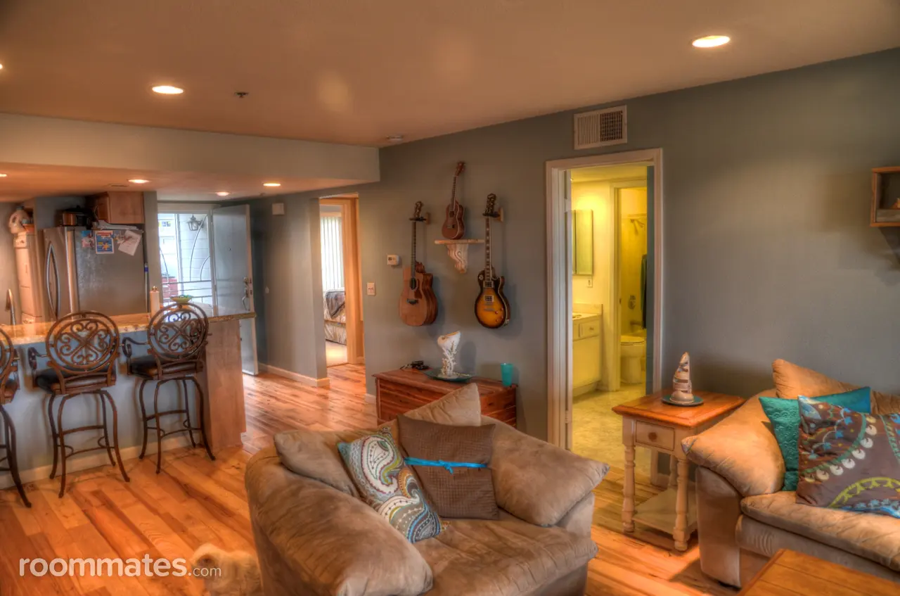 Profile photo 3 of 8