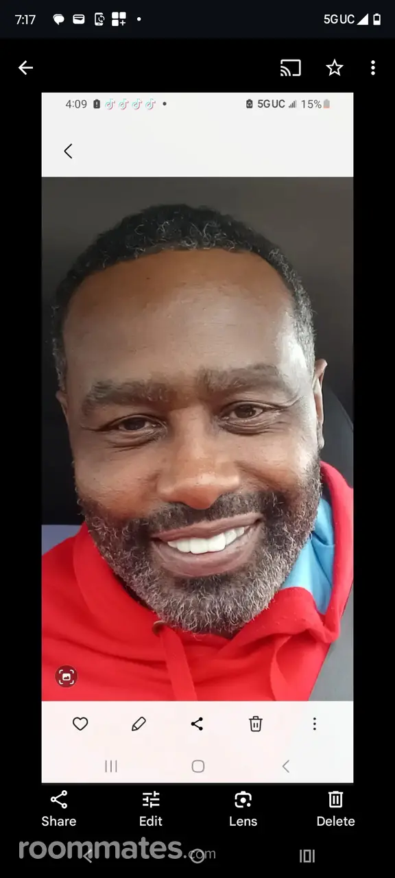 Profile photo 1 of 1