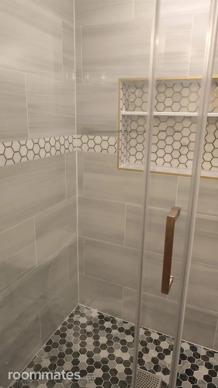 Profile photo 10 of 11