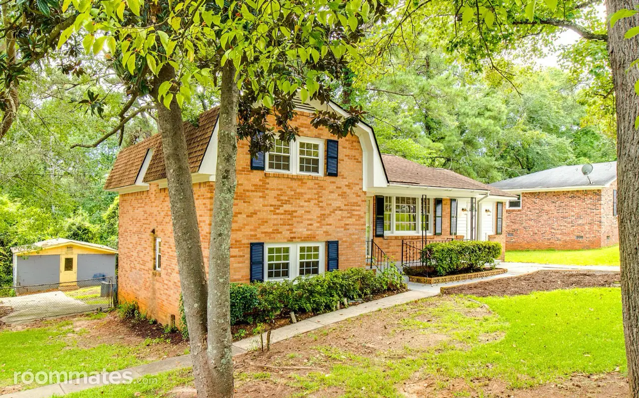 Profile photo 2 of 11