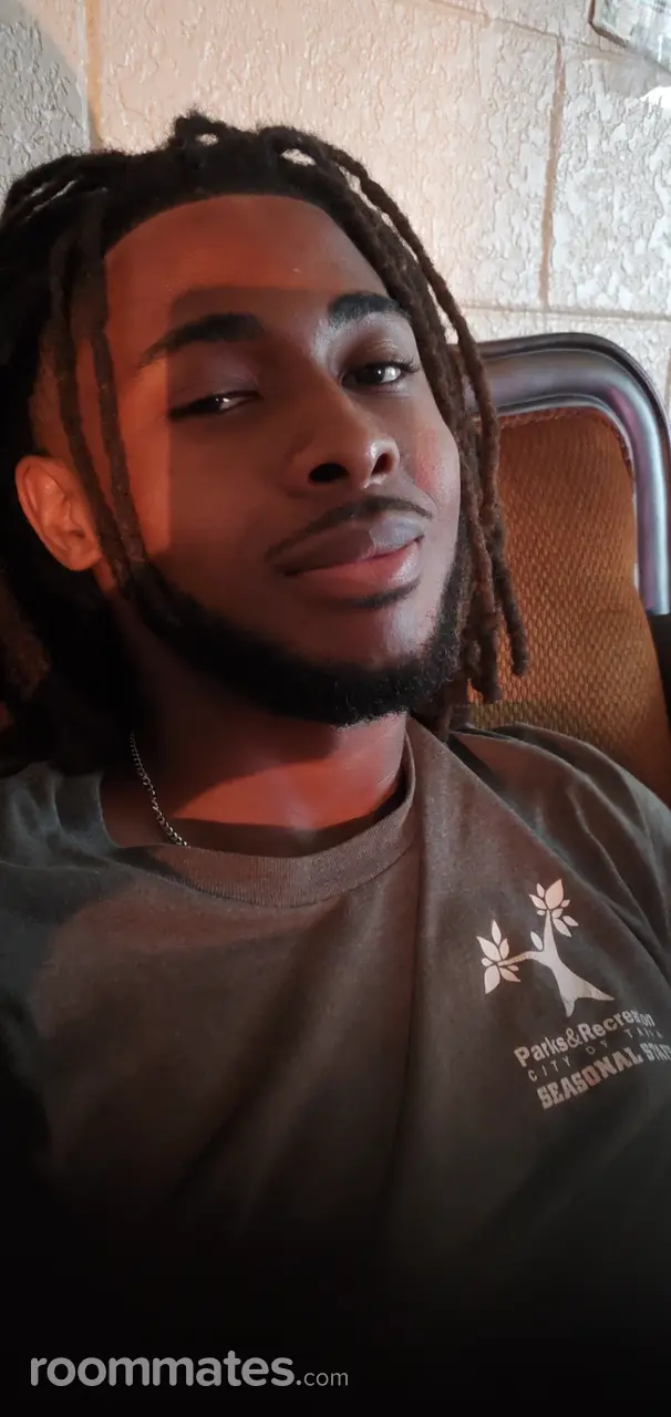 Profile photo 4 of 4