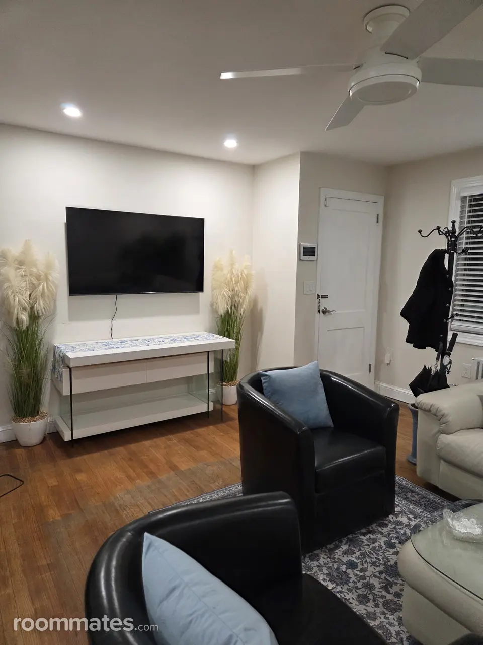 Profile photo 10 of 11