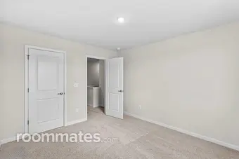 Room for rent in Ranson, WV $600, house