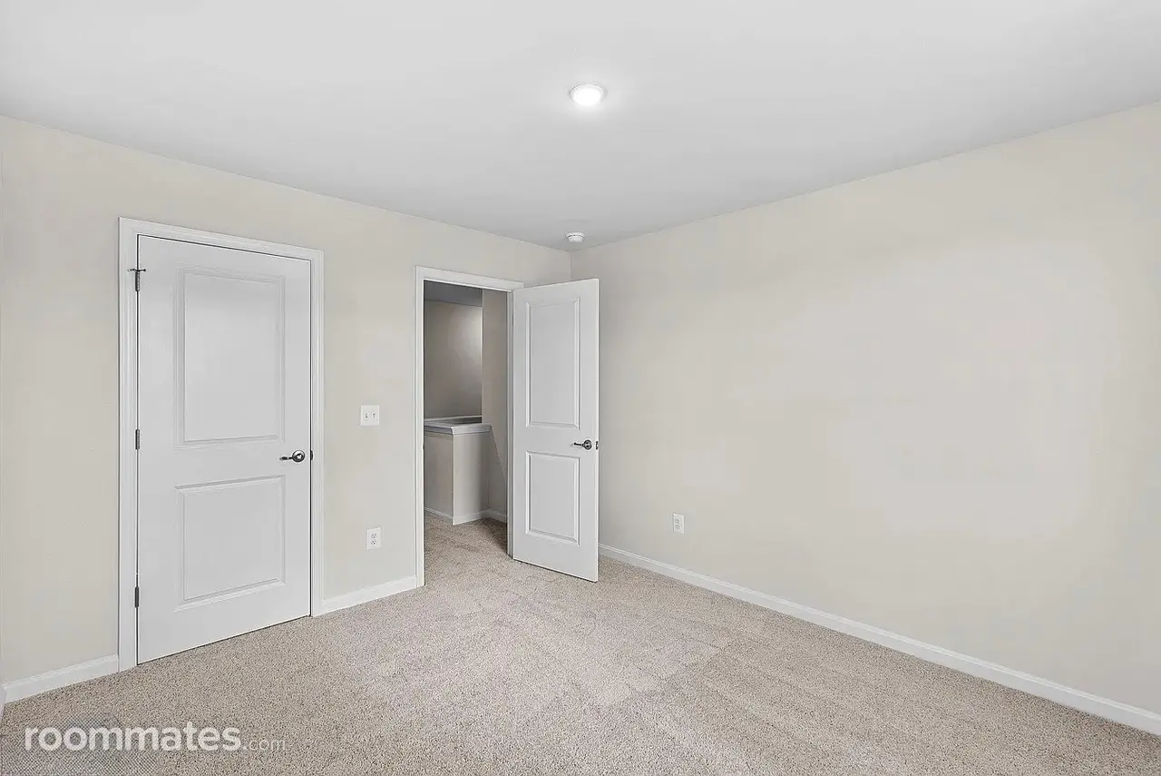 Profile photo 1 of 5