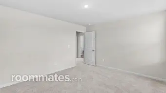 Room for rent in Ranson, WV $700, house