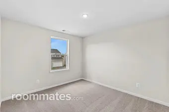 Room for rent in Ranson, WV $600, house