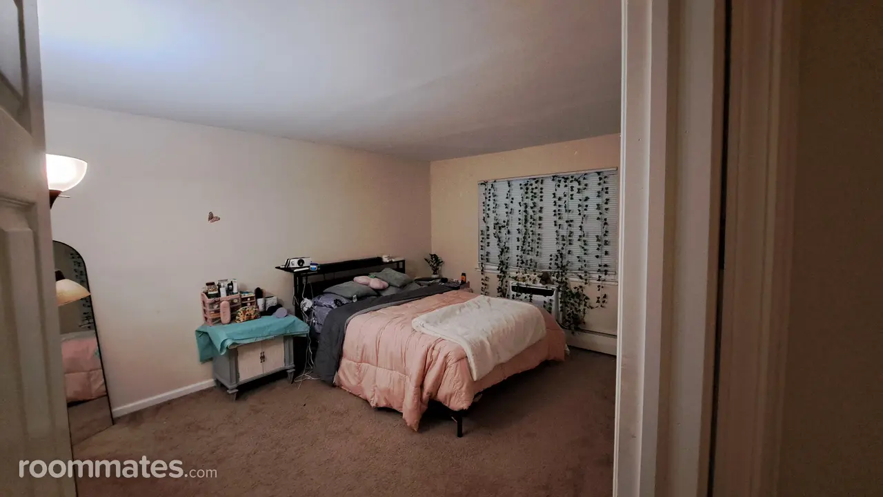 Profile photo 3 of 7