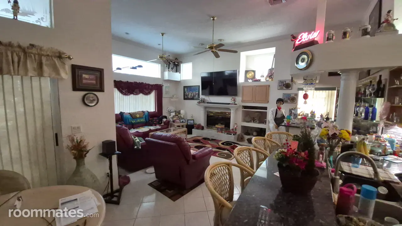 Profile photo 7 of 9