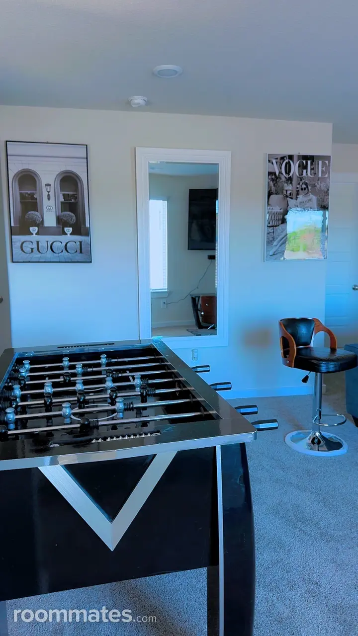 Profile photo 3 of 20