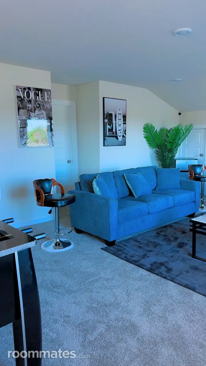 Profile photo 10 of 20