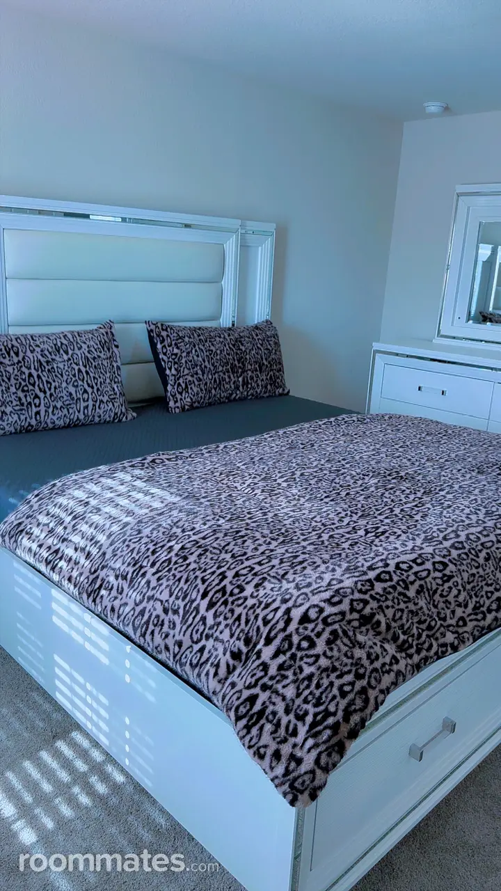 Profile photo 9 of 20